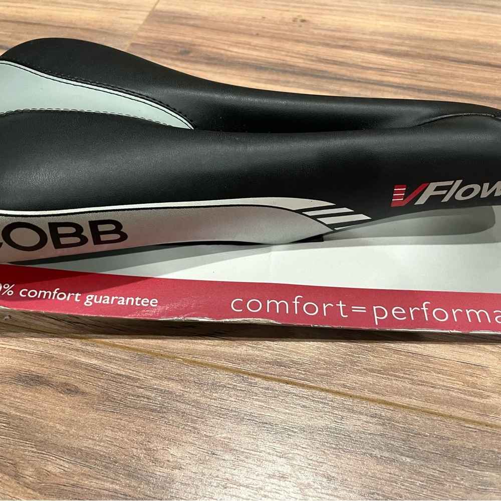 Con V Flow Cycling Saddle